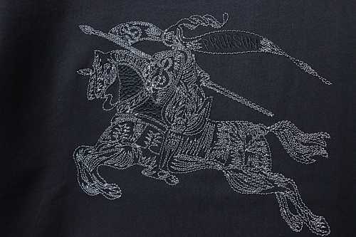 EM Sneakers Burberry 26SS Embroidered Knight & Horse Logo T-Shirt Black