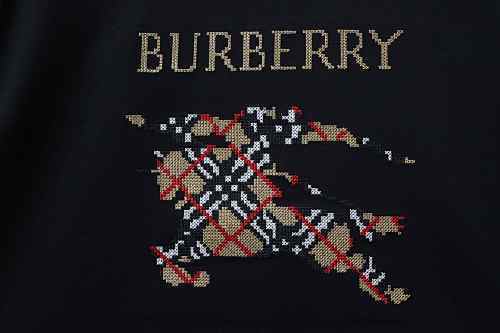 EM Sneakers Burberry Cross-Stitch Plaid & Equestrian Knight Print T-Shirt Black