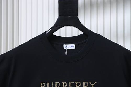 EM Sneakers Burberry Cross-Stitch Plaid & Equestrian Knight Print T-Shirt Black