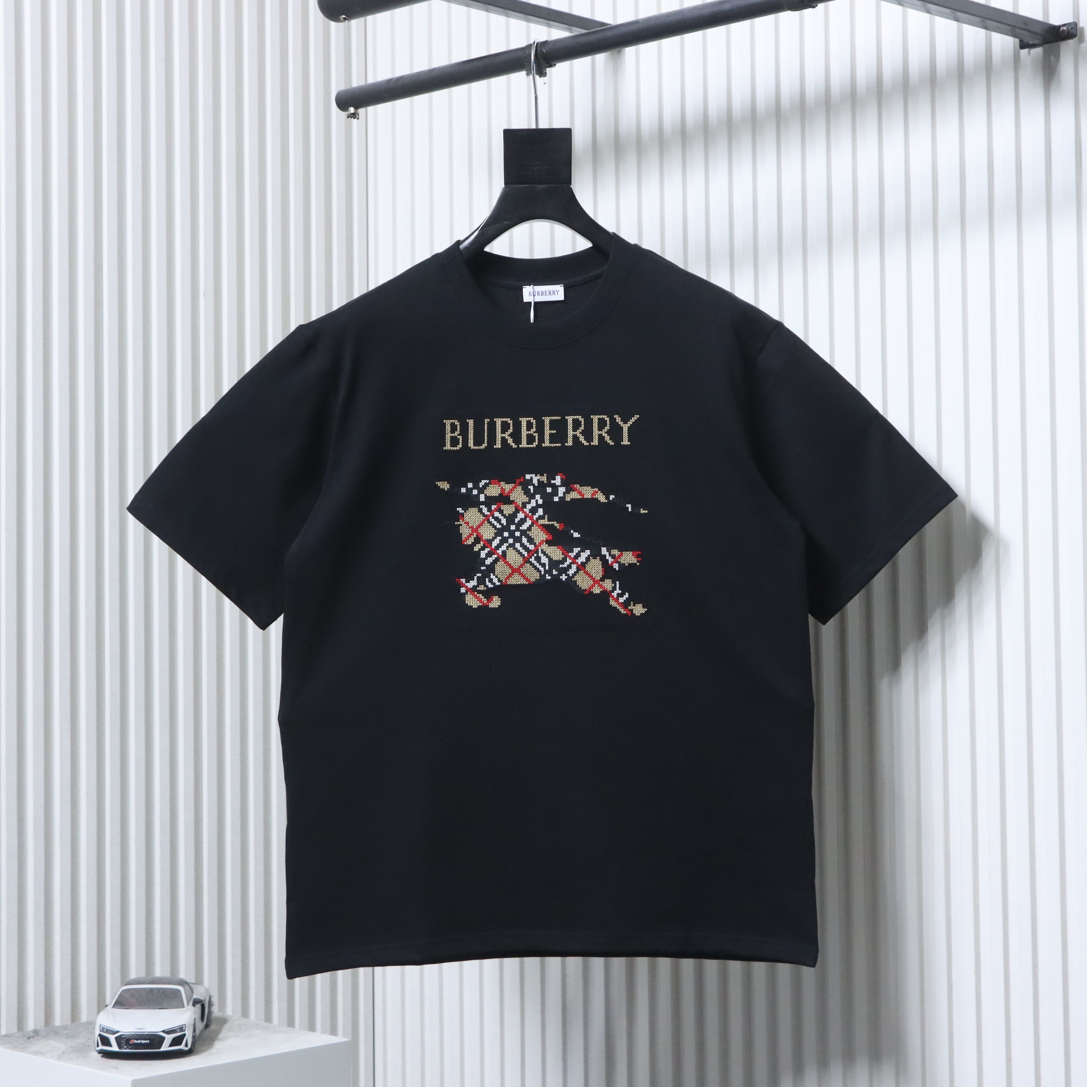 EM Sneakers Burberry Cross-Stitch Plaid & Equestrian Knight Print T-Shirt Black