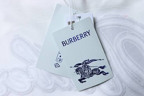 EM Sneakers Burberry T-Shirt with Front Embroidery Back Plaid Patch and Letter Print White