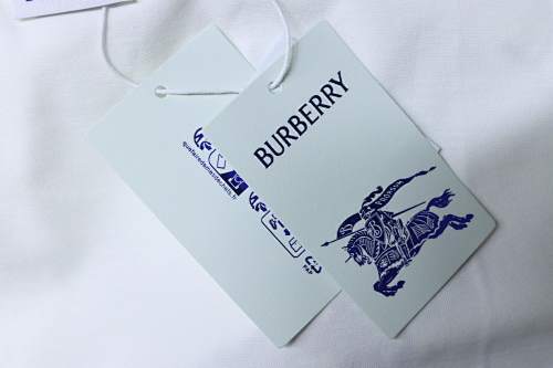 EM Sneakers Burberry Cross-Stitch Plaid & Equestrian Knight Print T-Shirt White