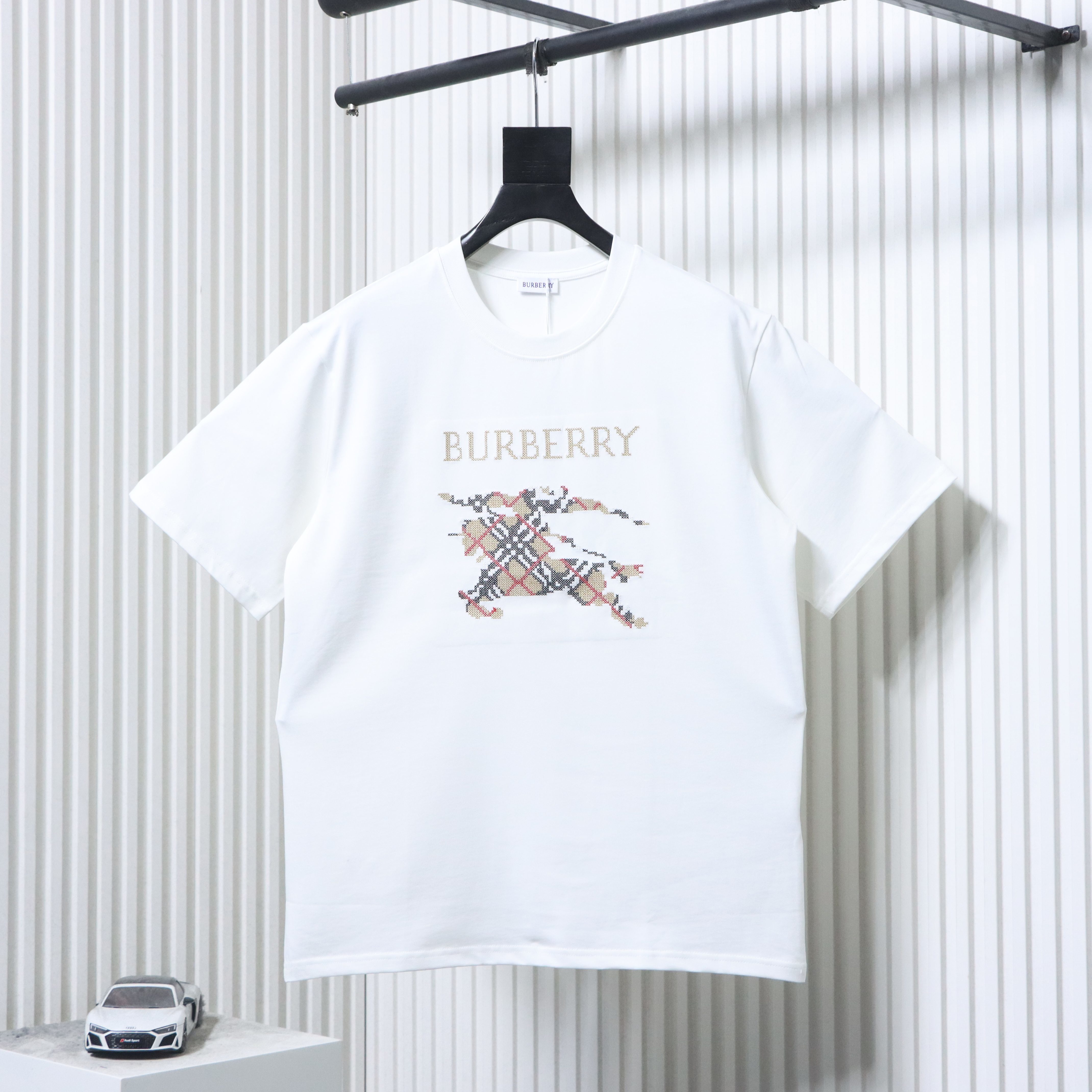 EM Sneakers Burberry Cross-Stitch Plaid & Equestrian Knight Print T-Shirt White