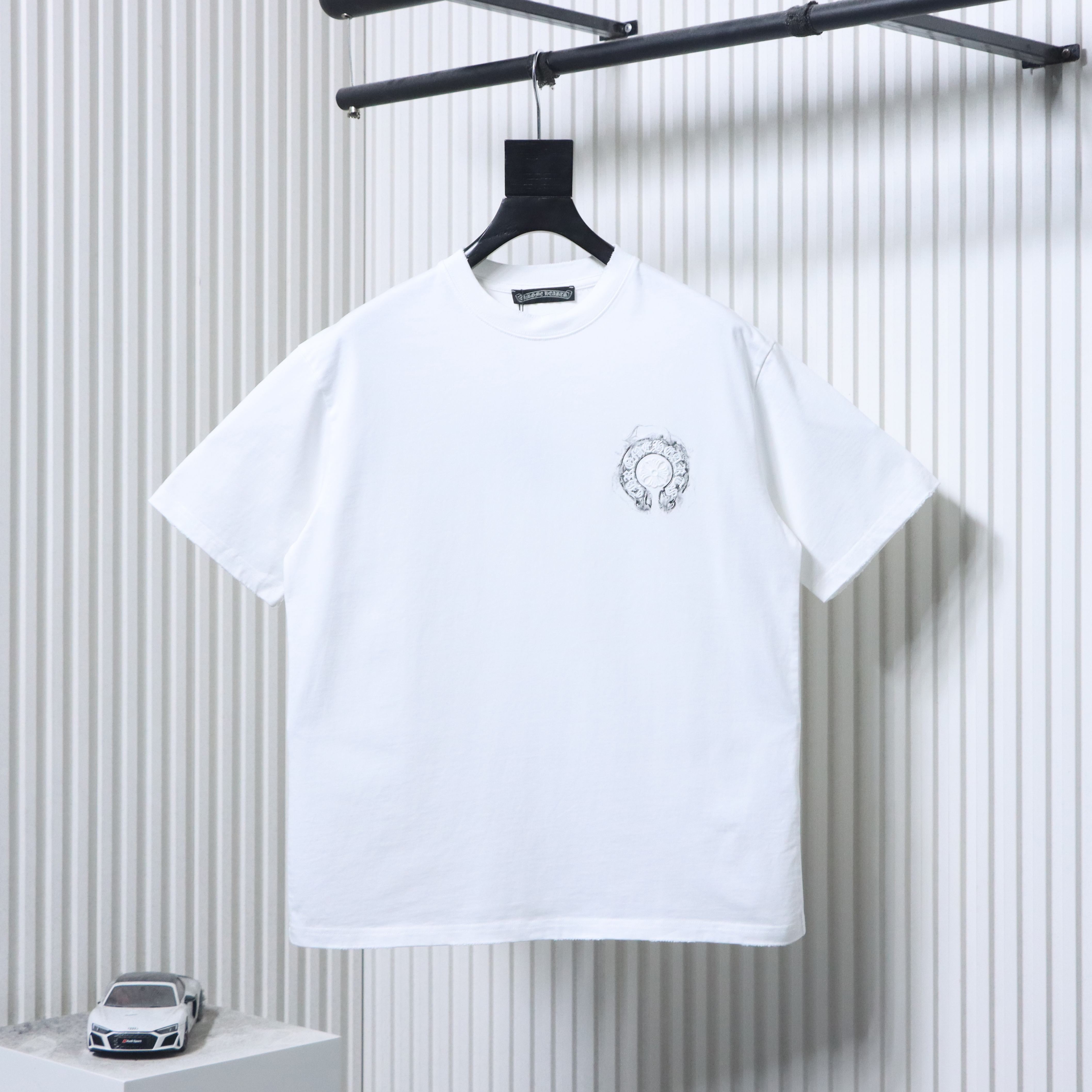 EM Sneakers Chrome Hearts Horseshoe Embroidery Smoke-Effect Ink Splatter Washed & Distressed T-Shirt White