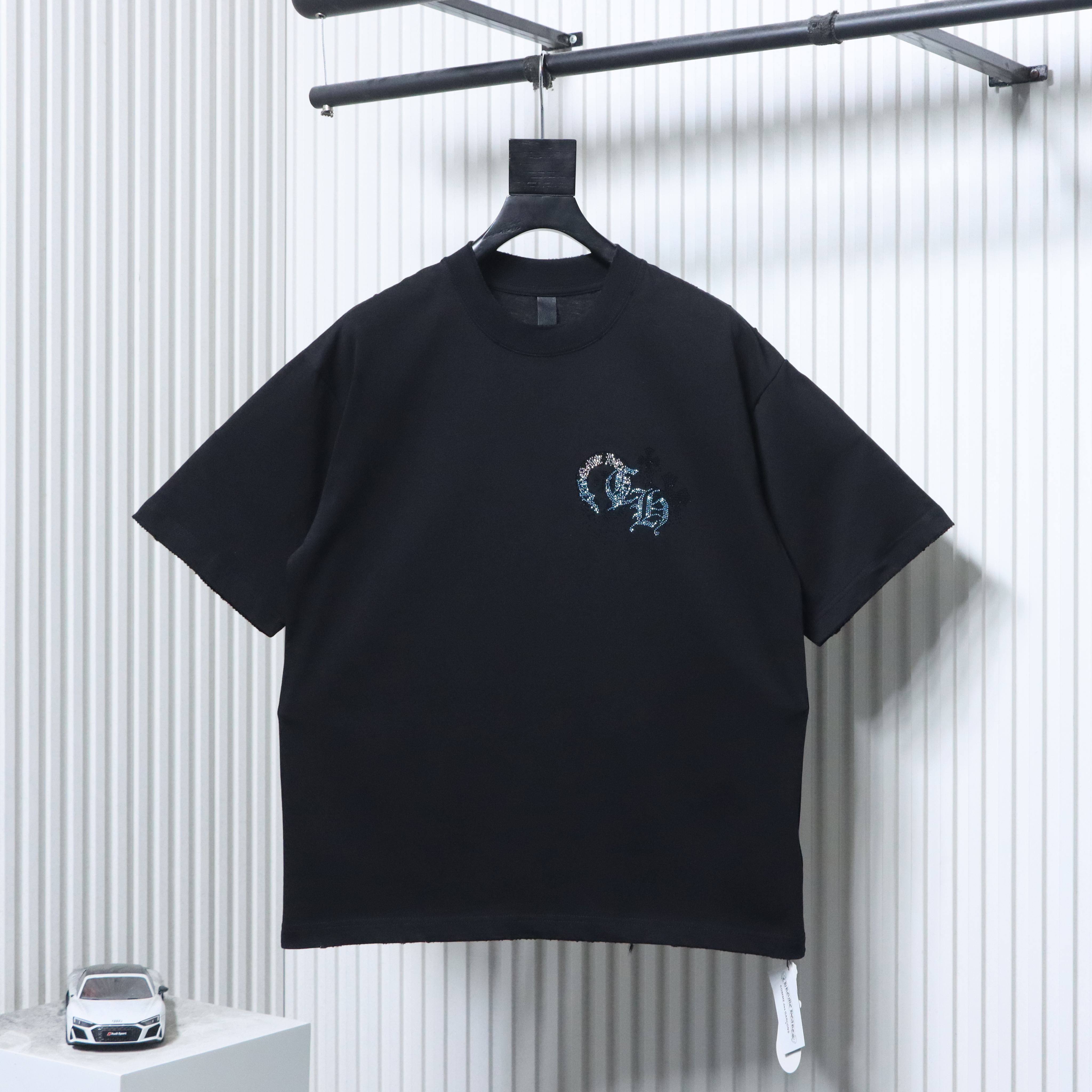 EM Sneakers Chrome Hearts Sanskrit & Diamond-Embellished Cross T-Shirt Black