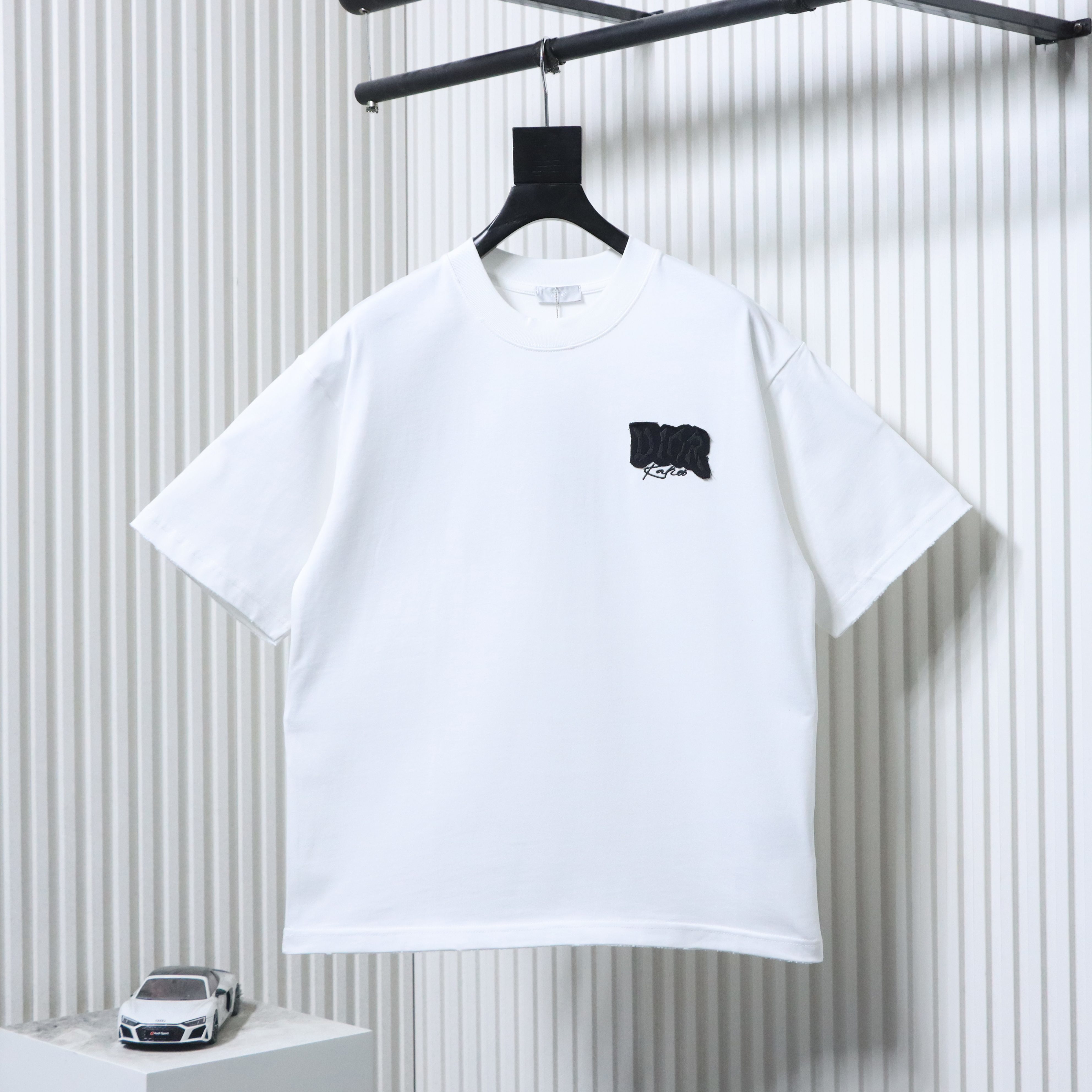 EM Sneakers DiorT-Shirt Large Back Logo Appliqué & Letter Embroidery White