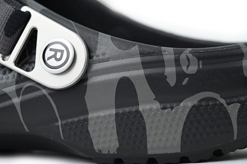 EM Sneakers Crocs × Bape Classic Clog  ABC Camo Black