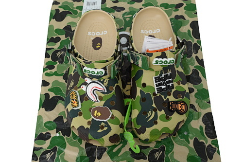 EM Sneakers Crocs × Bape Classic Clog  ABC Camo Green