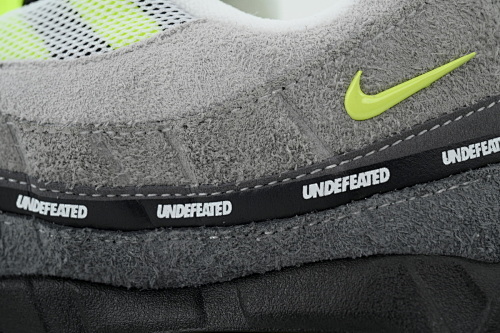 EM Sneakers Nike Air Max 95 × Undefeated Geo Exclusive - NYC Neon