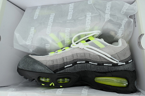 EM Sneakers Nike Air Max 95 × Undefeated Geo Exclusive - NYC Neon