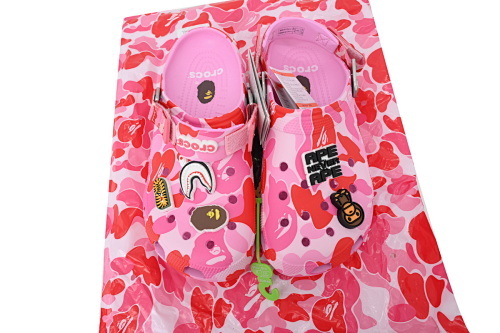 EM Sneakers Crocs × Bape Classic Clog  ABC Camo Pink