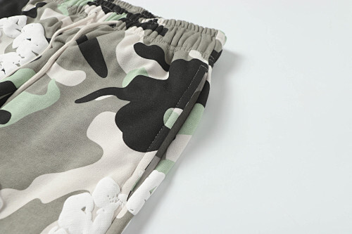 EM Sneakers Denim Tears The Cotton Wreath Sweatpant Gray Camo