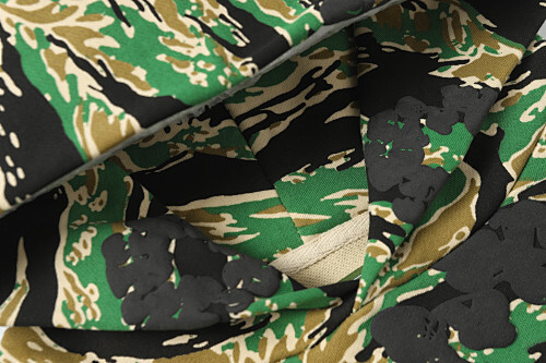 EM Sneakers Denim Tears The Cotton Wreath Sweatshirt Green Camo