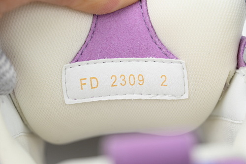 EM Sneakers Louis Vuitton LV Skate Purple and White