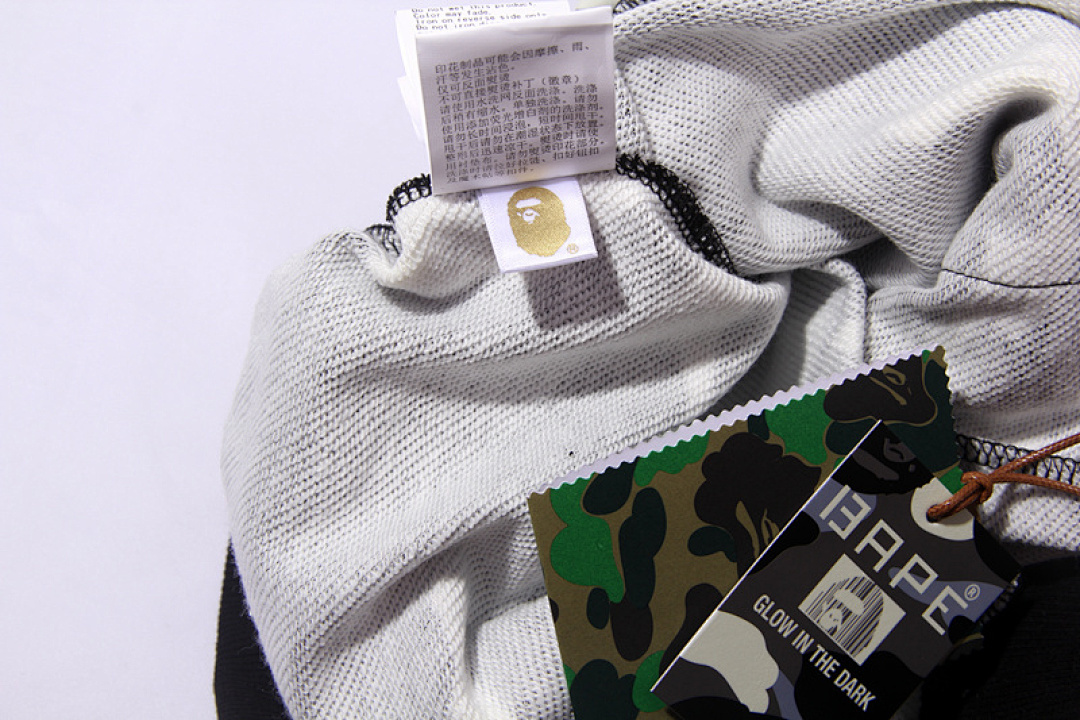 EM Sneakers BAPE Camouflage Shark Shorts #8609 White /Black