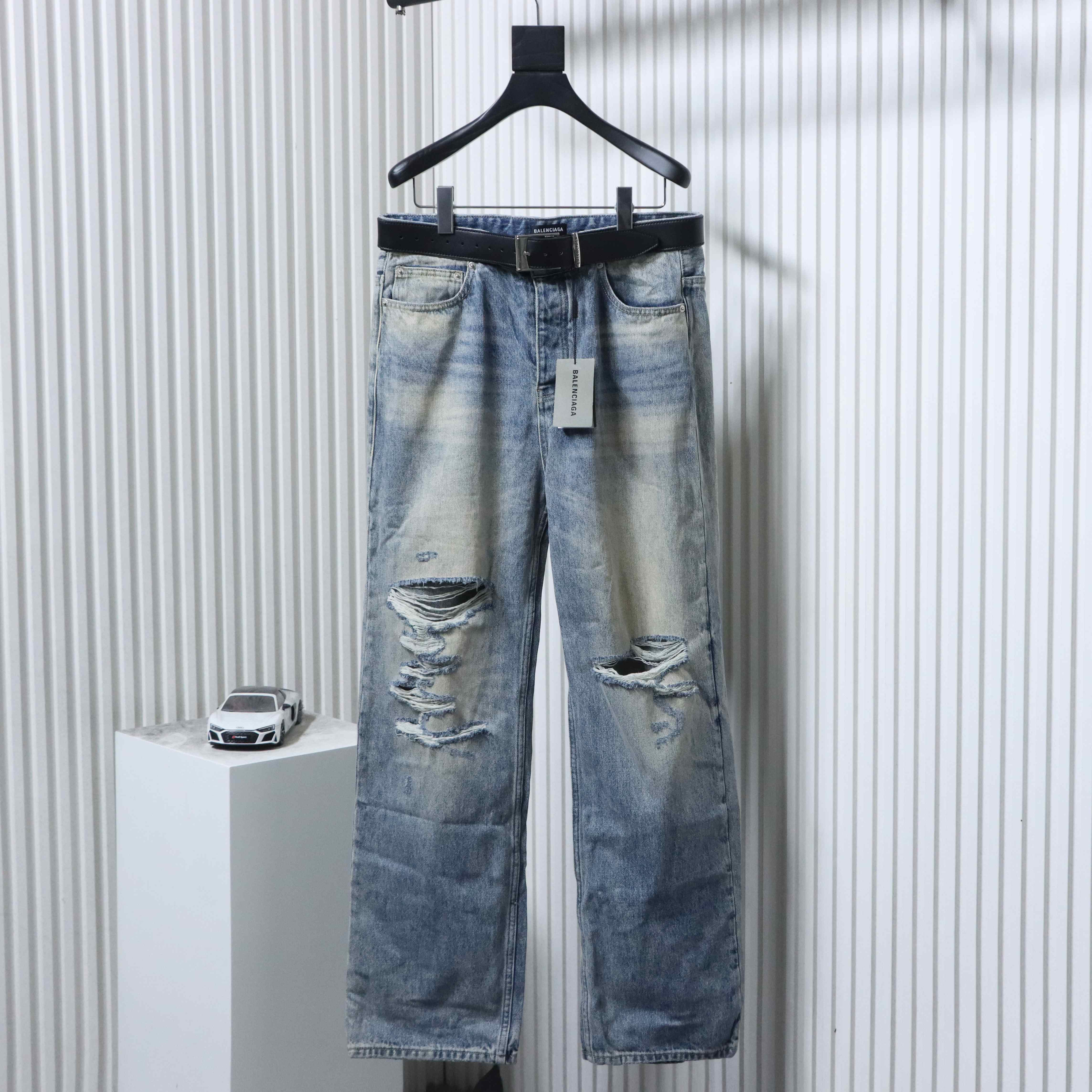 EM Sneakers Balenciaga 25SS Slashed Distressed Jeans Washed Blue