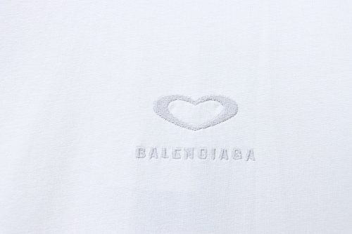 EM Sneakers Balenciaga Qixi Valentine's Day Limited Edition T-Shirt with Heart Logo White