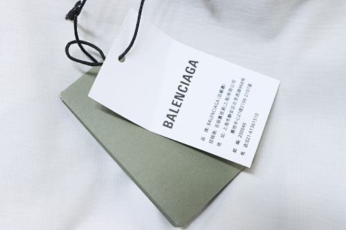 EM Sneakers Balenciaga Qixi Valentine's Day Limited Edition T-Shirt with Heart Logo White