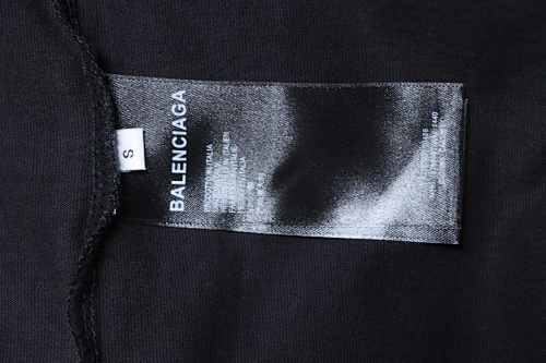 EM Sneakers Balenciaga SS25 Distressed T-Shirt featuring Double-B Embroidery and 3D Shadow Inkjet Logo Black