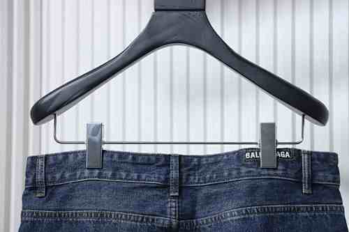 EM Sneakers Balenciaga SS25 Vintage Washed Blue Micro-Flare Jean