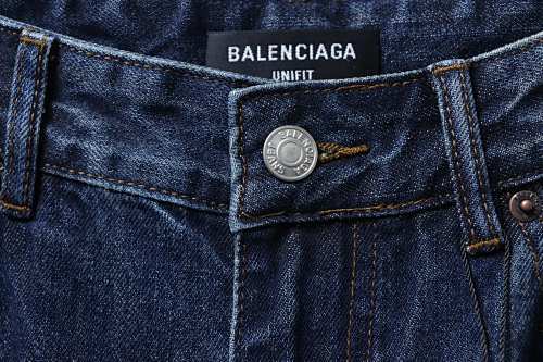 EM Sneakers Balenciaga SS25 Vintage Washed Blue Micro-Flare Jean