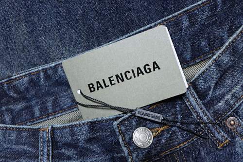 EM Sneakers Balenciaga SS25 Vintage Washed Blue Micro-Flare Jean