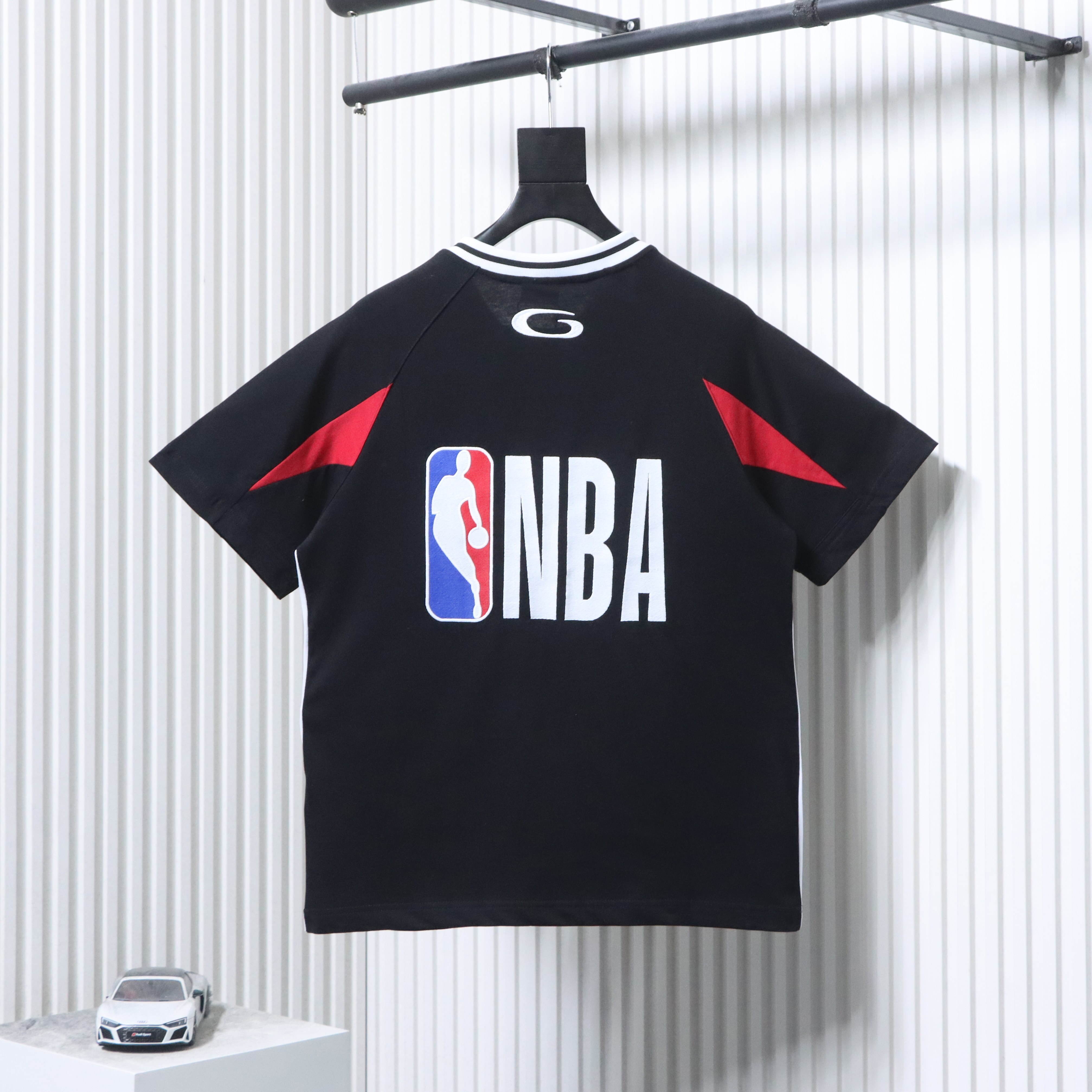EM Sneakers Balenciaga x NBA Collab Series: Oversized Color-block T-Shirt