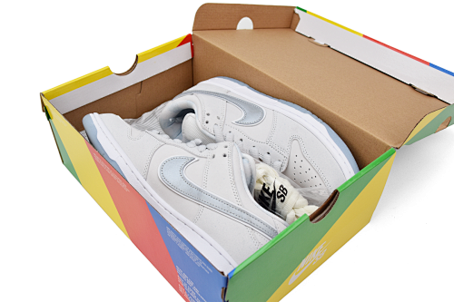 EM Sneakers Nike SB Dunk Low × CONCEPTS White Lobster