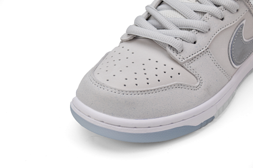 EM Sneakers Nike SB Dunk Low × CONCEPTS White Lobster