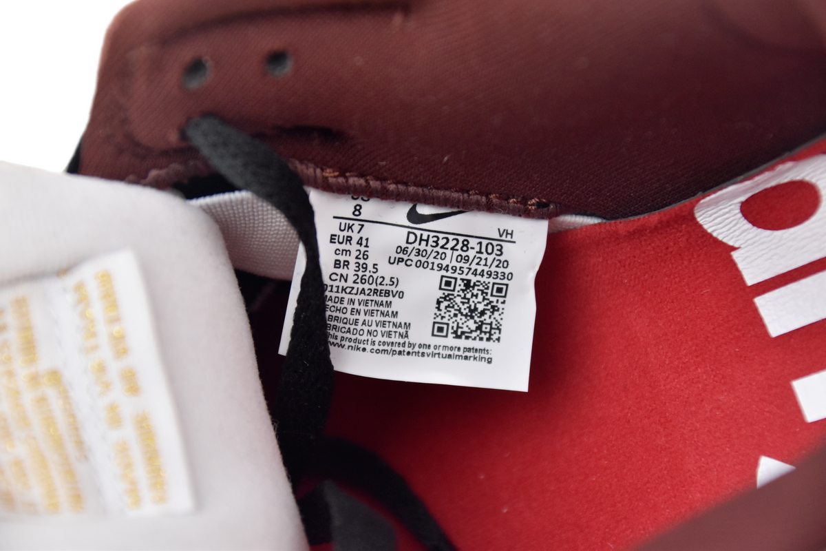 EM Sneakers Nike SB Dunk Low × Supreme Barkroot Brown