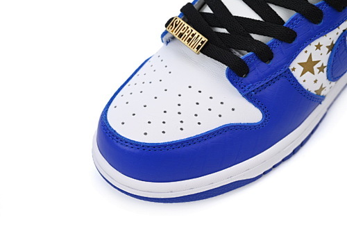 EM Sneakers Nike SB Dunk Low × Supreme Hyper Royal