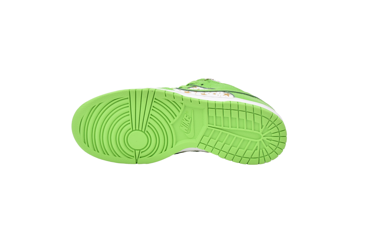 EM Sneakers Nike SB Dunk Low × Supreme Mean Green