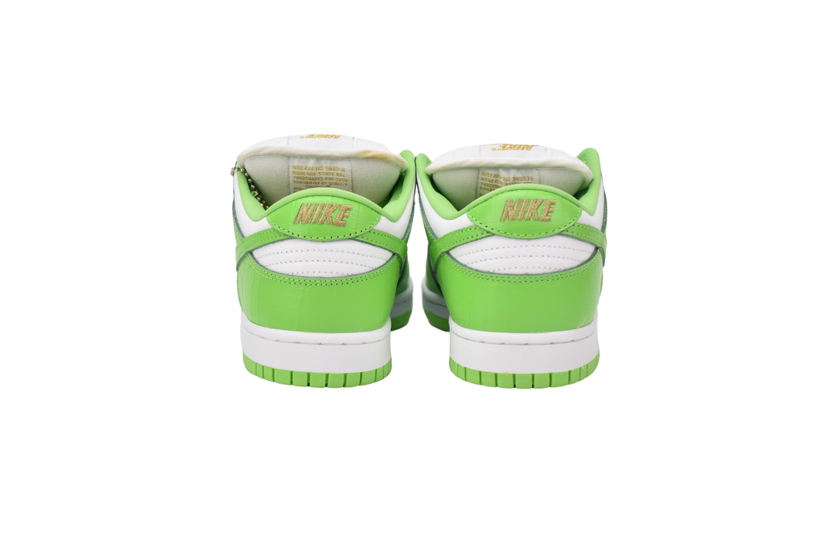 EM Sneakers Nike SB Dunk Low × Supreme Mean Green