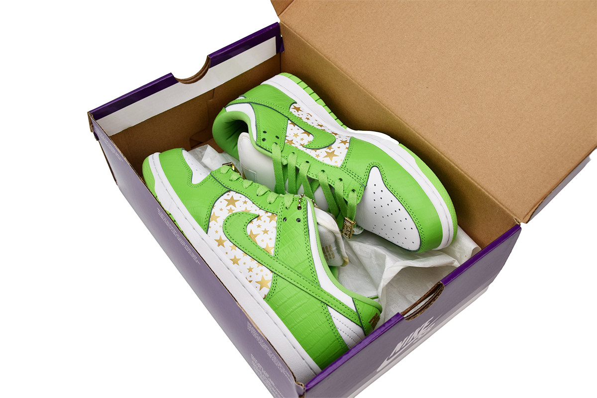 EM Sneakers Nike SB Dunk Low × Supreme Mean Green