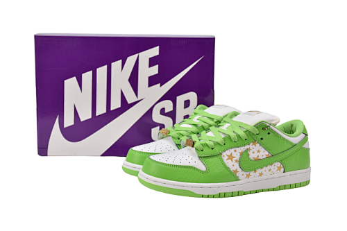 EM Sneakers Nike SB Dunk Low × Supreme Mean Green