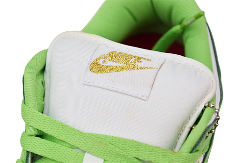 EM Sneakers Nike SB Dunk Low × Supreme Mean Green