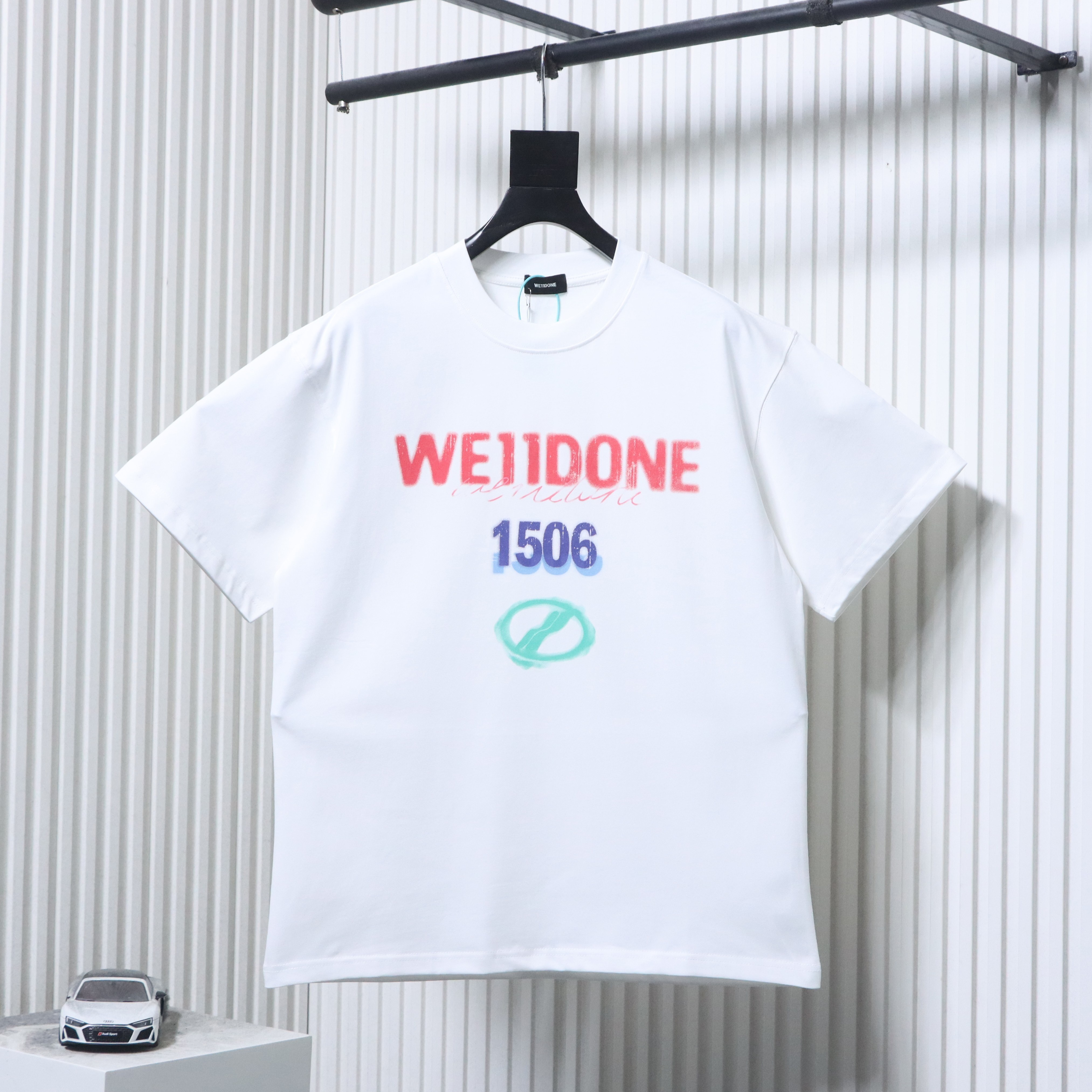 EM Sneakers WE11DONE Colorful Spray-Paint Logo T-Shirt White