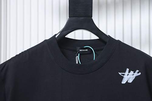 EM Sneakers WE11DONE Minimalist Letter-Print T-Shirt Black