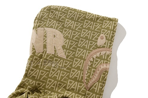 EM Sneakers BAPE Logo Monogram Velour Shark Full Zip Hoodie Beige