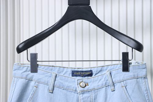 EM Sneakers Louis Vuitton 2026 Spring Menswear Collection Lconic Embroidered Cargo Jean Shorts