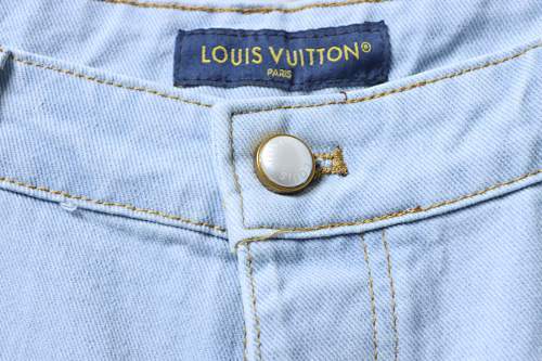 EM Sneakers Louis Vuitton 2026 Spring Menswear Collection Lconic Embroidered Cargo Jean Shorts