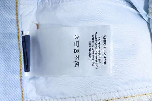 EM Sneakers Louis Vuitton 2026 Spring Menswear Collection Lconic Embroidered Cargo Jean Shorts