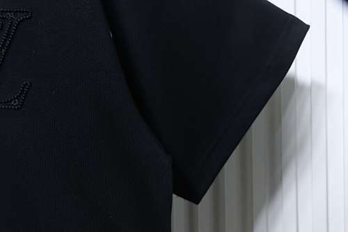 EM Sneakers Louis Vuitton 25ss Logo 3D Embroidered T-shirt Black