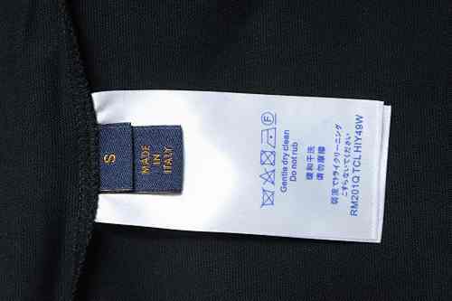 EM Sneakers Louis Vuitton 25ss Logo 3D Embroidered T-shirt Black