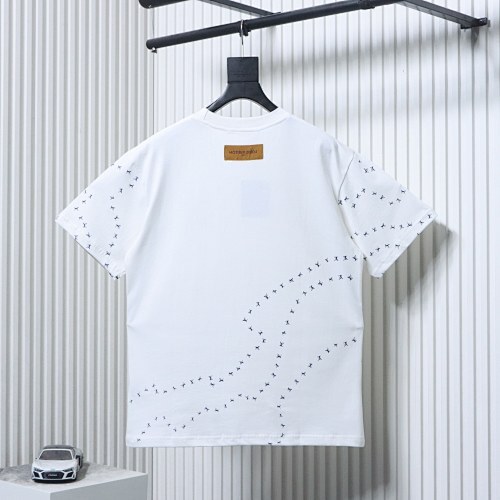 EM Sneakers Louis Vuitton Airplane Embroidered Logo T-shirt White