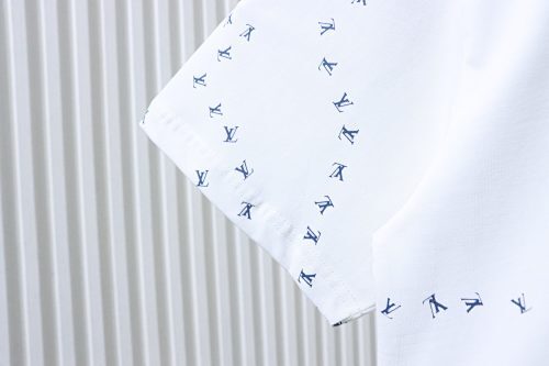 EM Sneakers Louis Vuitton Airplane Embroidered Logo T-shirt White