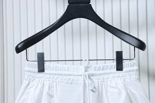 EM Sneakers Louis Vuitton All-over Monogram Logo White Knit Pocket Shorts