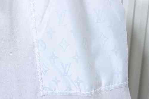 EM Sneakers Louis Vuitton All-over Monogram Logo White Knit Pocket Shorts