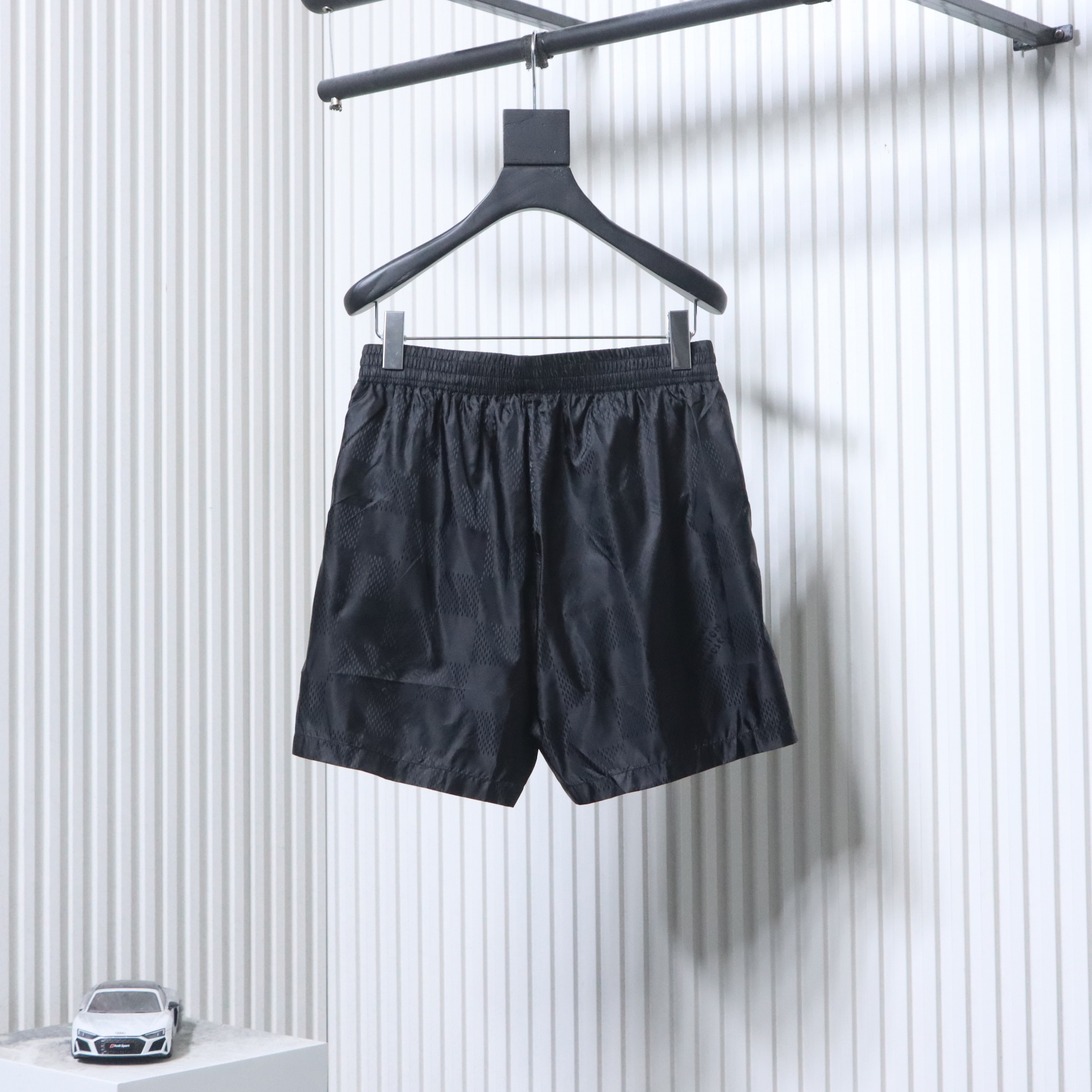 EM Sneakers Louis Vuitton Damier Pattern Beach Shorts Black