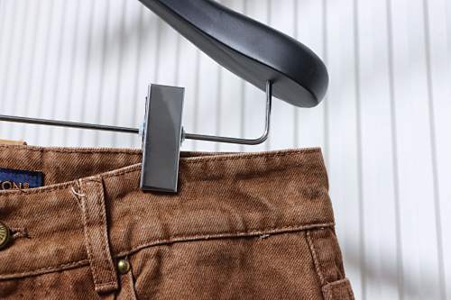 EM Sneakers Louis Vuitton Embroidered Signature Pleated Jean Shorts Brown